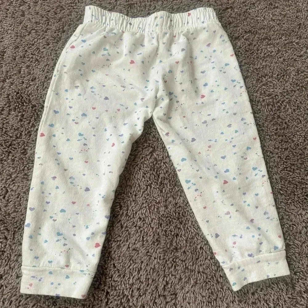 Kid's heart sweat pants.